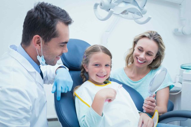 https://www.evalledenture.com/wp-content/uploads/2020/03/img-dr-dryan-1-640x427.jpg
