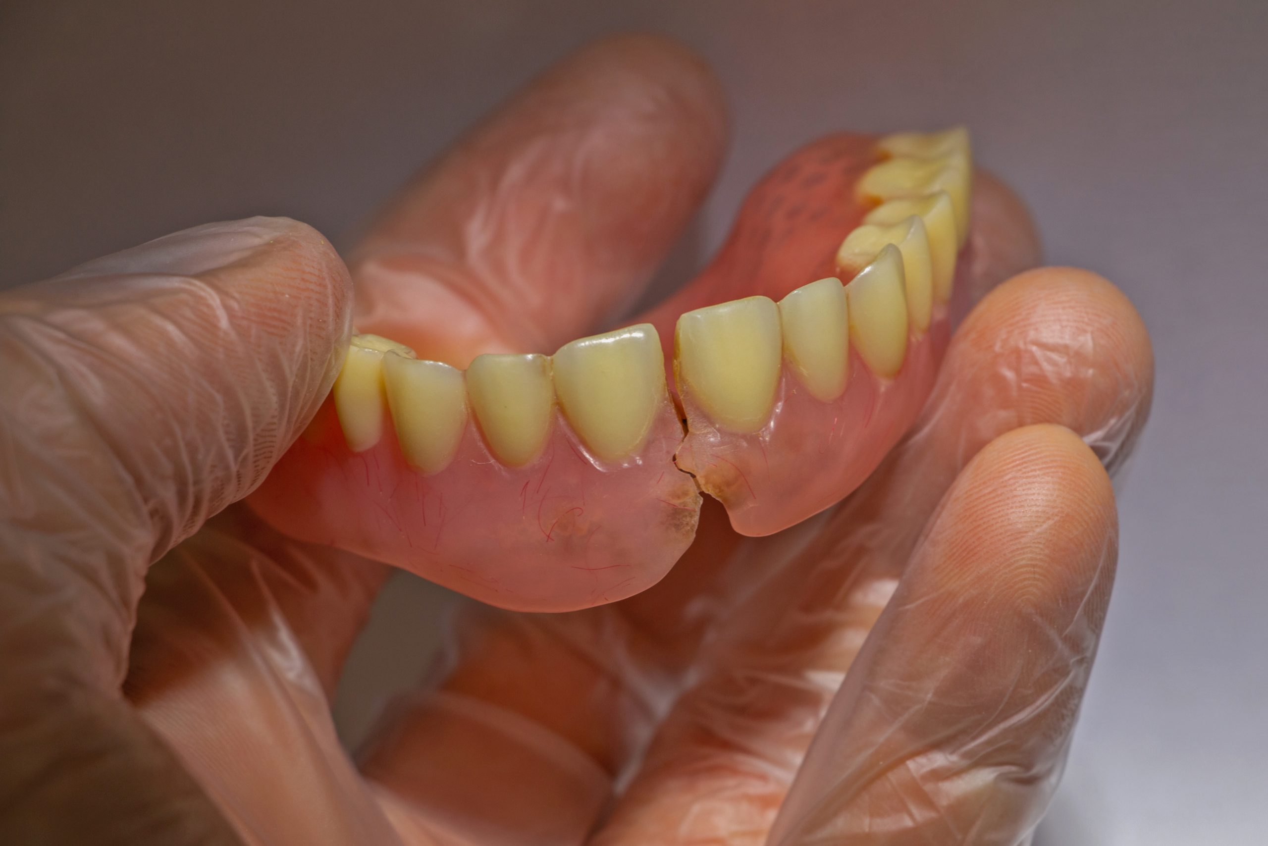 https://www.evalledenture.com/wp-content/uploads/2025/04/AdobeStock_374086912-scaled.jpeg